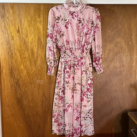 kate and lily pink floral dress Kate and Lily Size 14 pink and white Floral Dress The Exchange